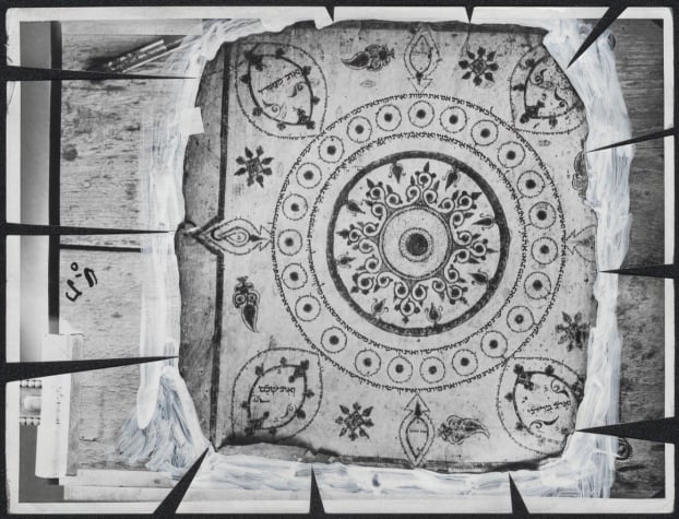 Fotografía de página tapiz con cortes en los bordes